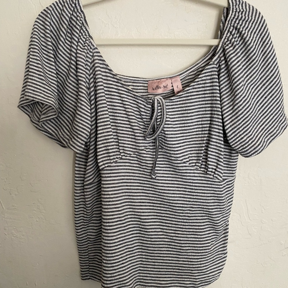 Willow & Root Striped Tie Front Top Size Large Casual Everyday Tee